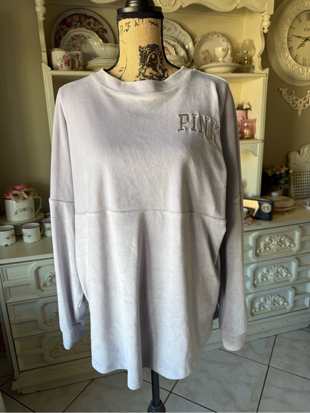 PINK Victoria's Secret Pale Lavender Oversized Crewneck Sweatshirt Size L. NWOT